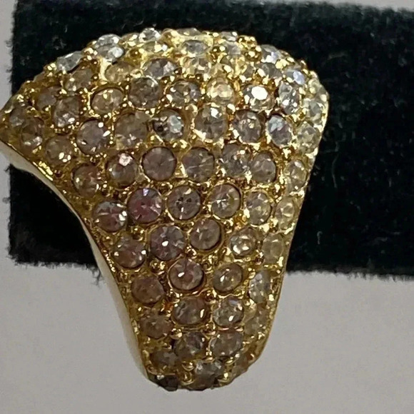 QUALITY, CZ AND GOLD PLATED PIERCED EARRINGS. NICE WEIGHT. - Picture 5 of 9